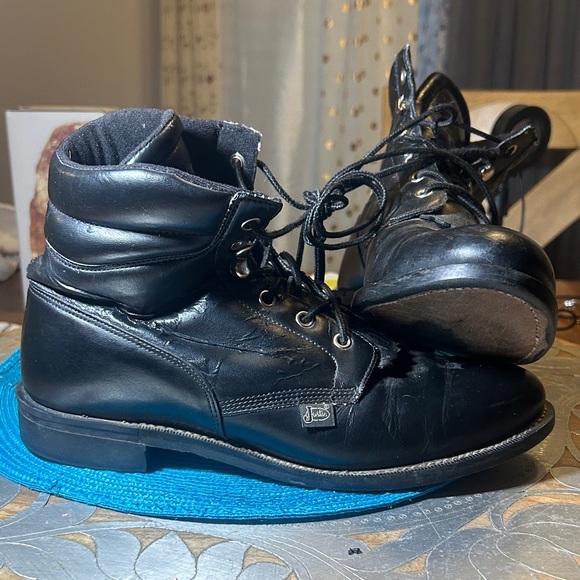 Classic Black Men's Leather Boots - Picture 2 of 5